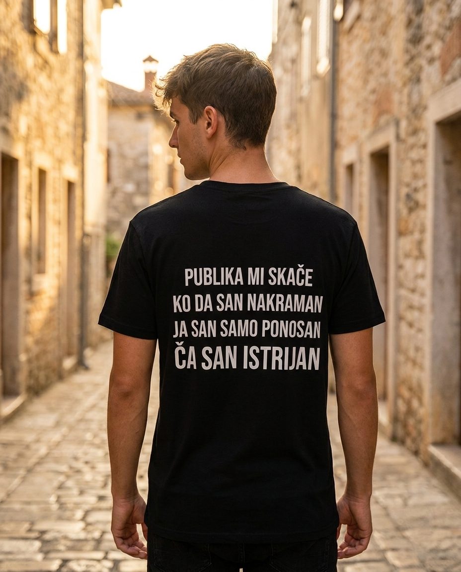 Ča san Istrijan majica na modelu, kamena uličica — Terra Print